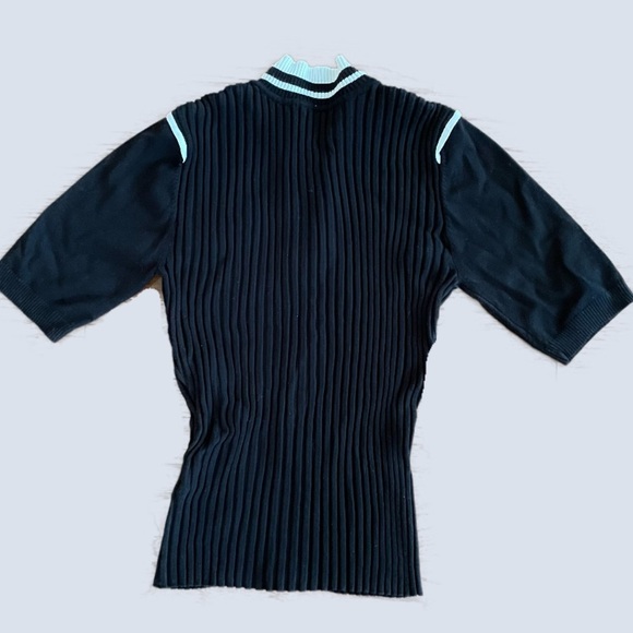 DKNY Golf zipped up top - Picture 6 of 6